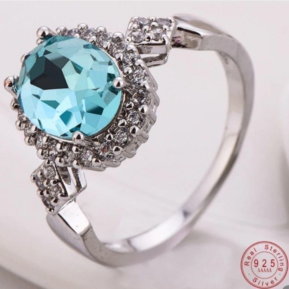Beautiful Sterling Silver Ring - Size 6 & 7